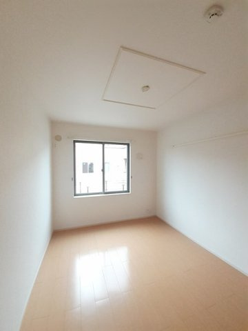 グレイスフル　レジデンスの洋室