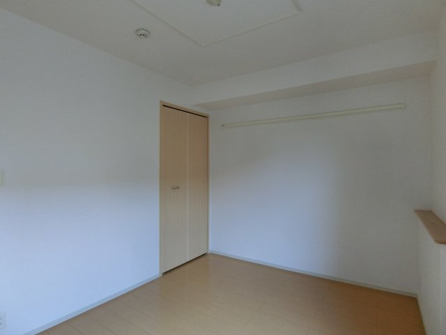 グレイスフル　レジデンスの洋室