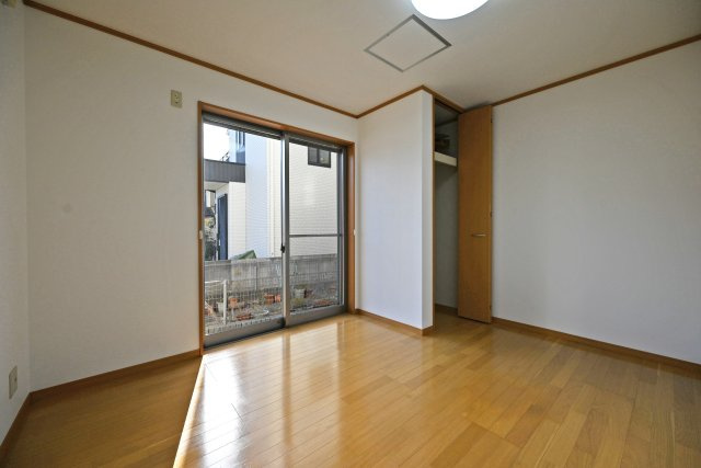 宝塚市高松町中古戸建│4LDK+並列駐車2台可（制限有）の洋室|1階洋室-5.5帖-