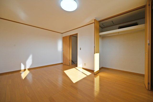 宝塚市高松町中古戸建│4LDK+並列駐車2台可（制限有）の洋室|3階洋室-8.7帖-