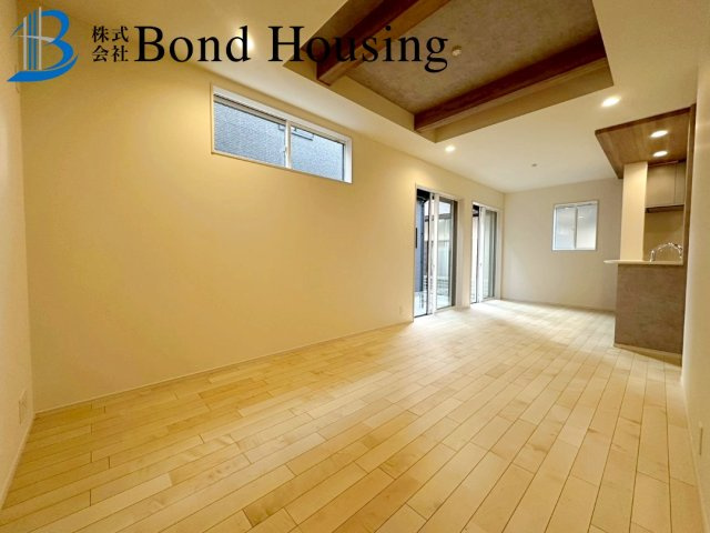 「収納充実」「LDK16帖」竹の台1丁目 2号棟の居間・リビング