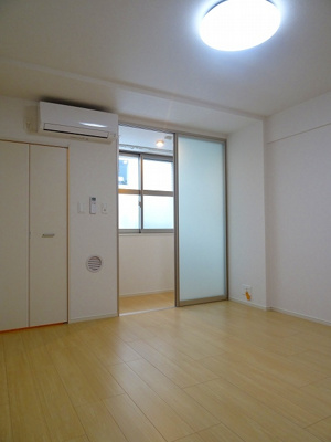 【居間・リビング】 | メゾン　カレント | ゆったりとした居間です