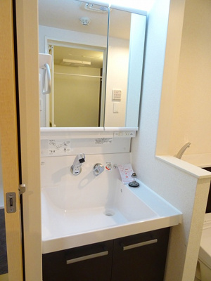 【洗面所】 | メゾン　カレント | 脱衣スペースもあります