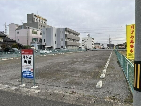 メゾン安田の駐車場
