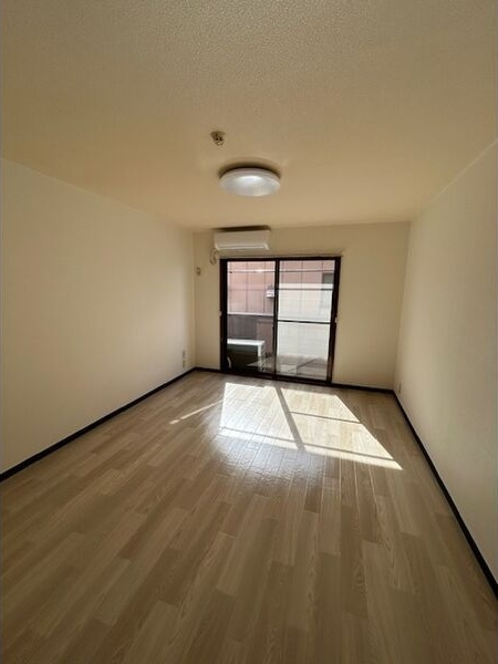 メゾン安田の居間・リビング