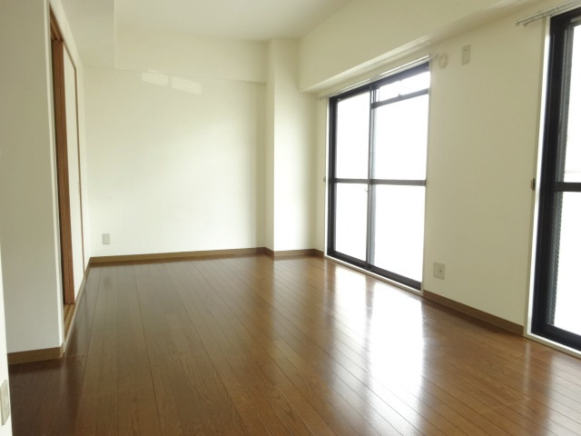 グランプレジールの居間・リビング