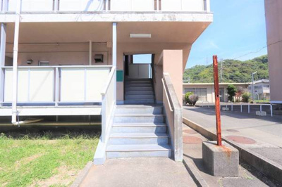 【エントランス】 | ビレッジハウス最上1号棟 | 落ち着いたエントランスです