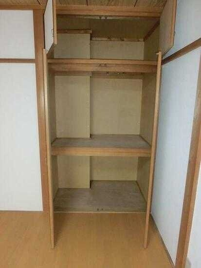 狛江市東和泉３丁目の賃貸マンションの収納