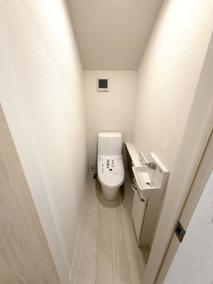 【トイレ】 | 練馬区平和台3丁目　新築戸建　3号棟 7980万円