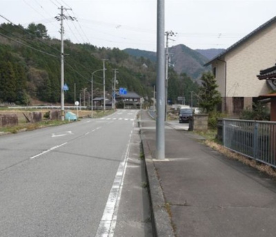 【前面道路含む現地写真】 | 朝来市八代　戸建て