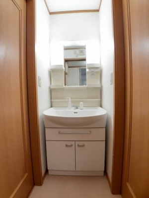 【洗面所】 | コニファーⅡ番館Ｂ | 忙しい朝には欠かせない洗面所です