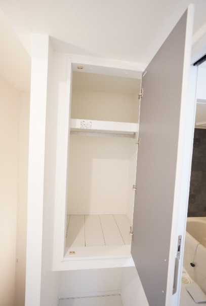 プレジール三軒茶屋　築浅　メゾネット　礼金０　の収納