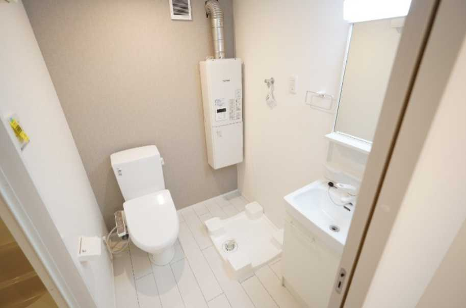 プレジール三軒茶屋　築浅　メゾネット　礼金０　のトイレ