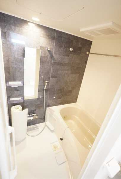 プレジール三軒茶屋　築浅　メゾネット　礼金０　の浴室