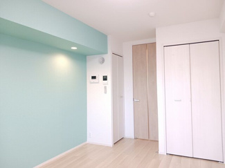 【内装】 | エナジー | 明るい室内です