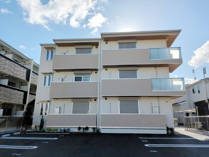 泉大津市東助松町１丁目のハイツ