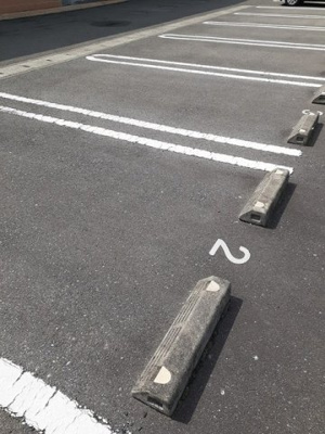 【駐車場】 | レディエンスＡ | 車をお持ちの方に嬉しい駐車場付きの物件です
