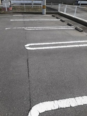 【駐車場】 | ブランボヌール | 駐車場完備です