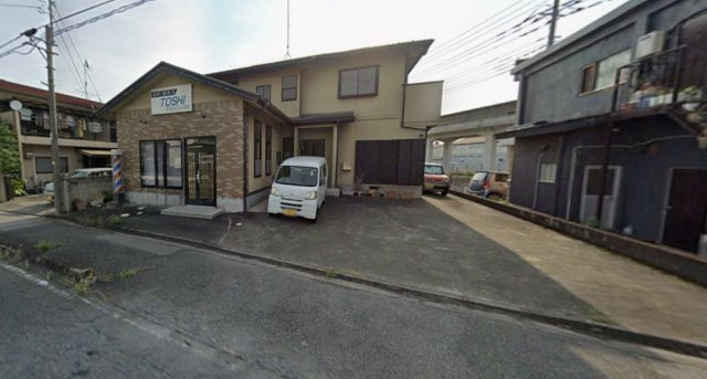 太田市西本町　中古一戸建ての前面道路含む現地写真