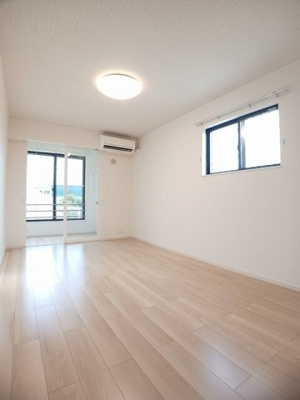 【居間・リビング】 | サニーグローブ　Ⅱ | ゆったり過ごせるリビングです