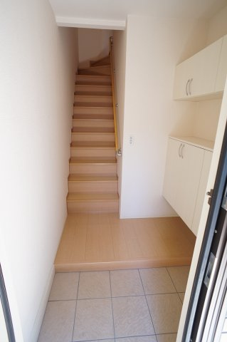 ドエル寿楽荘の玄関