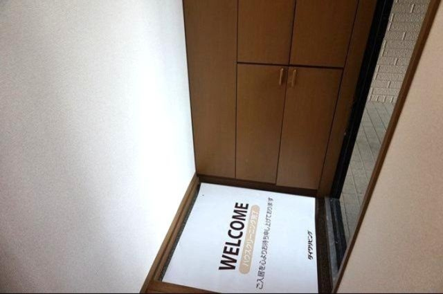 ヴィルヌーブ井原の玄関