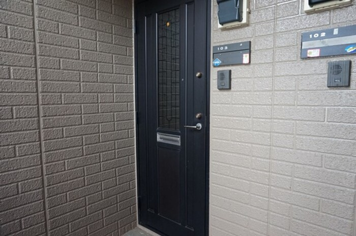 ヴィルヌーブ井原のエントランス