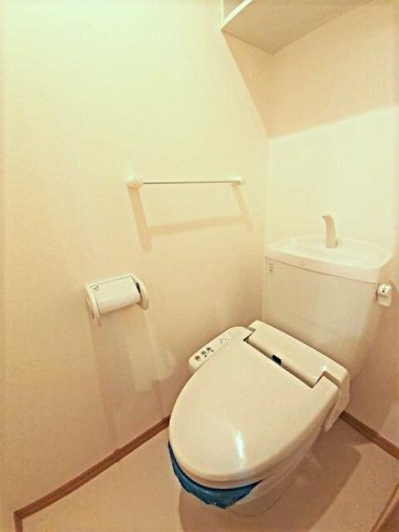 ライフコート東唐津Ｂのトイレ|落ち着いたトイレです