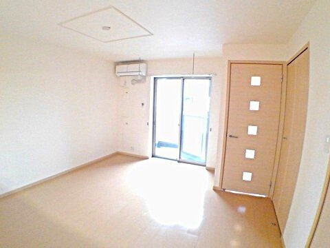 クイーンズ・ガーデン　Ｂの居間・リビング|ゆったり過ごせる居間です