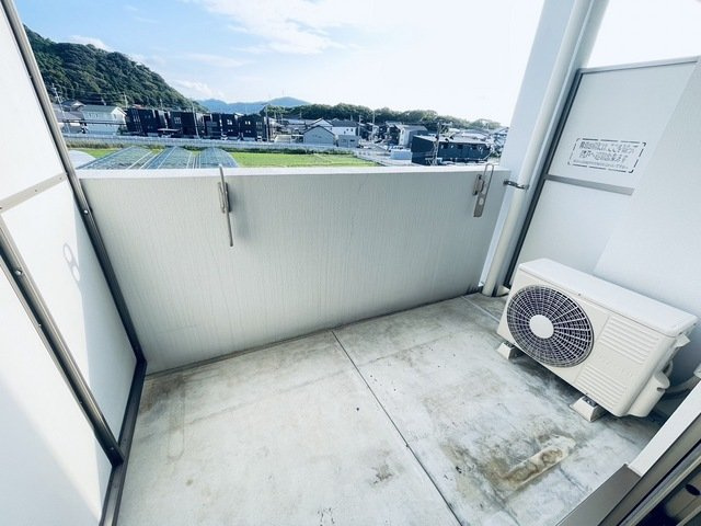 グランドステージ鏡のバルコニー|お洗濯にも便利なバルコニー付き