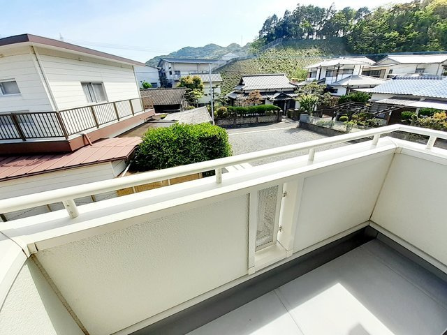 シャングリラ西唐津のバルコニー|暖かな日差しのふりそそぐバルコニー