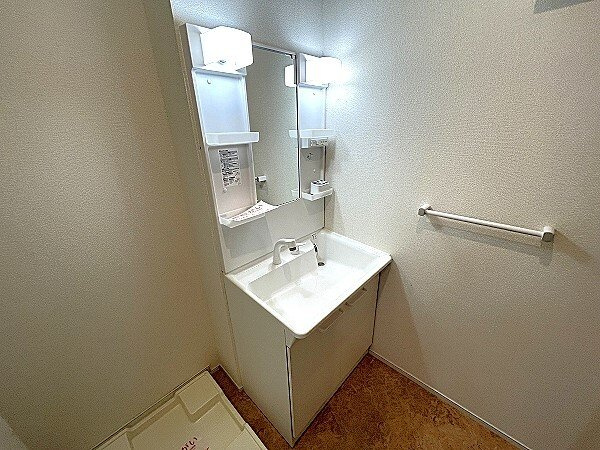 フォーエバー　ハーモニー　Ａの洗面所|脱衣スペースもあります