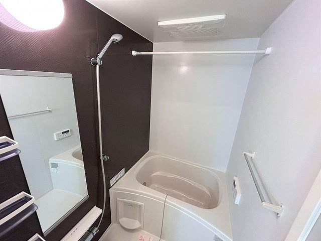 クイーンズ・ガーデンⅡ　Ａの浴室|ゆったり過ごせるお風呂です