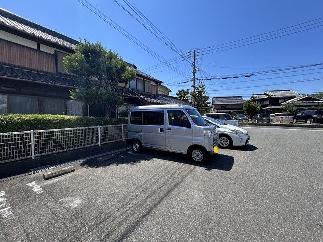 シャトーミロワールの駐車場|駐車場完備です
