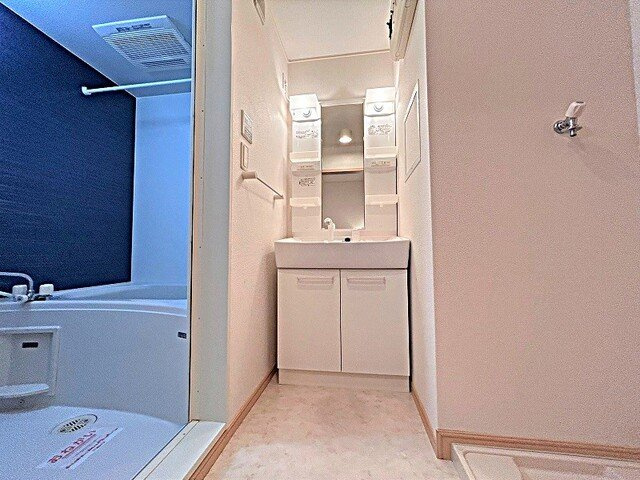 シャトーミロワールの洗面所|スペースが確保できる洗面所です