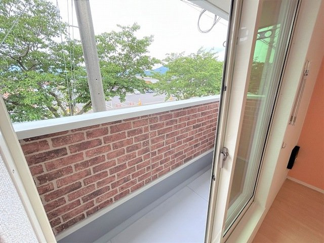 ジュネス原Ⅱ　Ａのバルコニー|開放的で明るい空間を演出してくれるバルコニーです