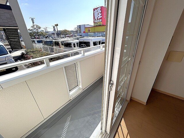 メビウス鏡Ⅲ番館のバルコニー|お洗濯にも便利なバルコニー付き