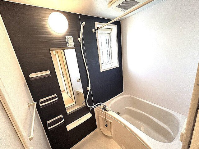 メビウス鏡Ⅲ番館の浴室|ゆったり過ごせるお風呂です