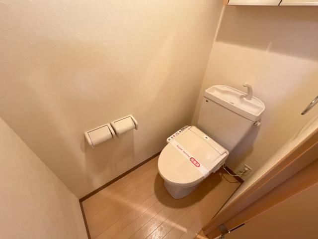 木屋　ＥＡＳＴのトイレ|シャワー付トイレ