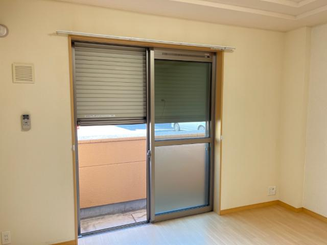 木屋　ＥＡＳＴの内装|シャッター