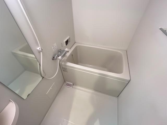 木屋　ＥＡＳＴの浴室|バス