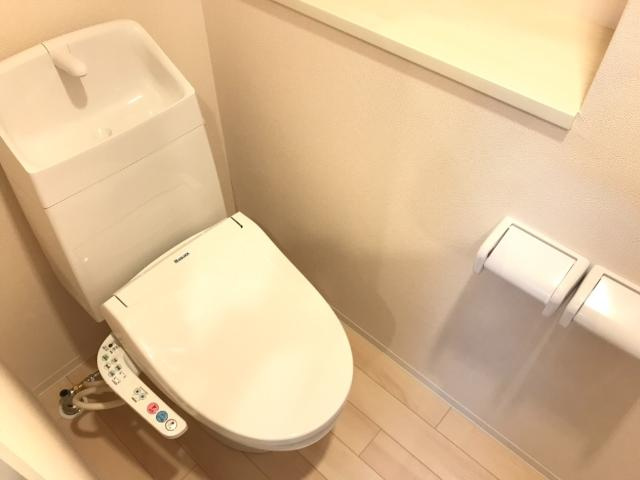 ＵＲＢＡＮ　ＳＱＵＡＲＥのトイレ|シャワー付トイレ