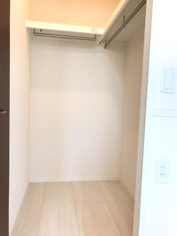 ＵＲＢＡＮ　ＳＱＵＡＲＥの収納|ウォークインクローゼット