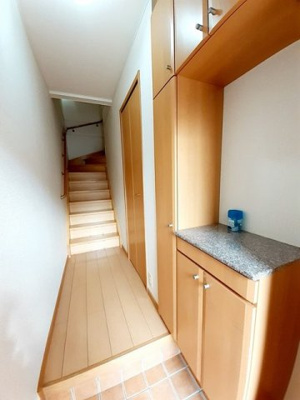 【玄関】 | プレッソ・アル・マーレ | ゆったりとした玄関です