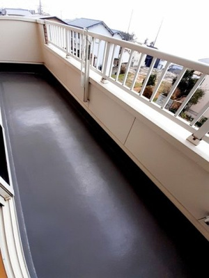 【バルコニー】 | プレッソ・アル・マーレ | 広々としたバルコニーです