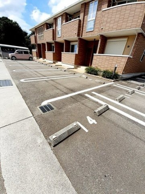 【駐車場】 | ネオロイヤルＢ | カースペースがあります