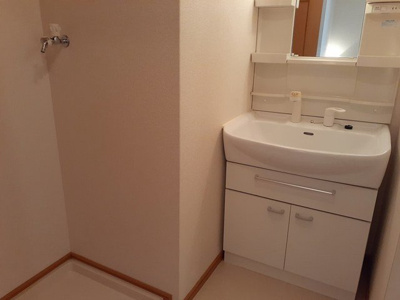 【洗面所】 | アルモニー・ＮＡＯ | 脱衣スペースもあります