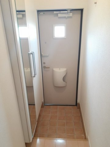 アルカンシェル市原　Ｃの玄関|きれいな玄関です