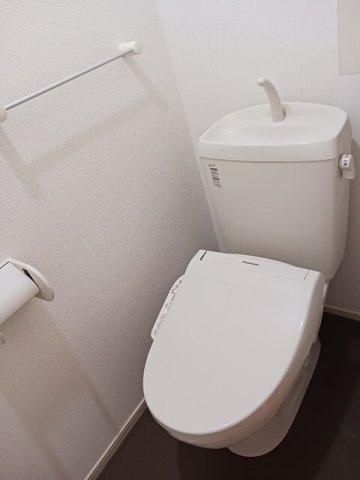 アルカンシェル市原　Ｃのトイレ|ゆったりとした空間のトイレです