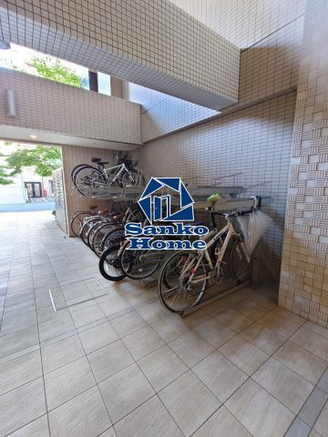 Lemuria浅草の駐車場